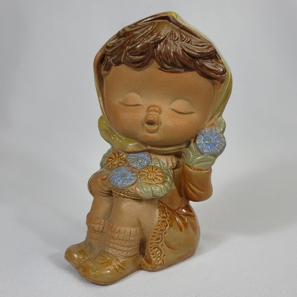 Vtg Little Girl Sitting With Flowers Figure - Picture 12 of 12